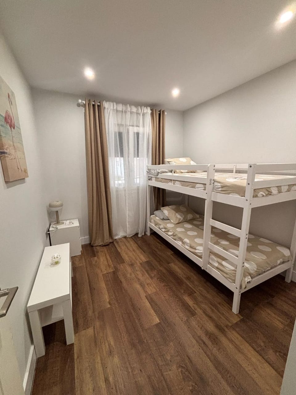 Bedroom, bunk bed