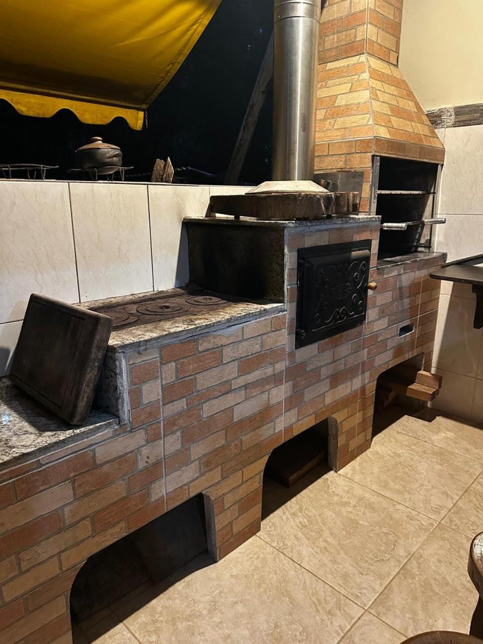 BBQ facilities, Seating area