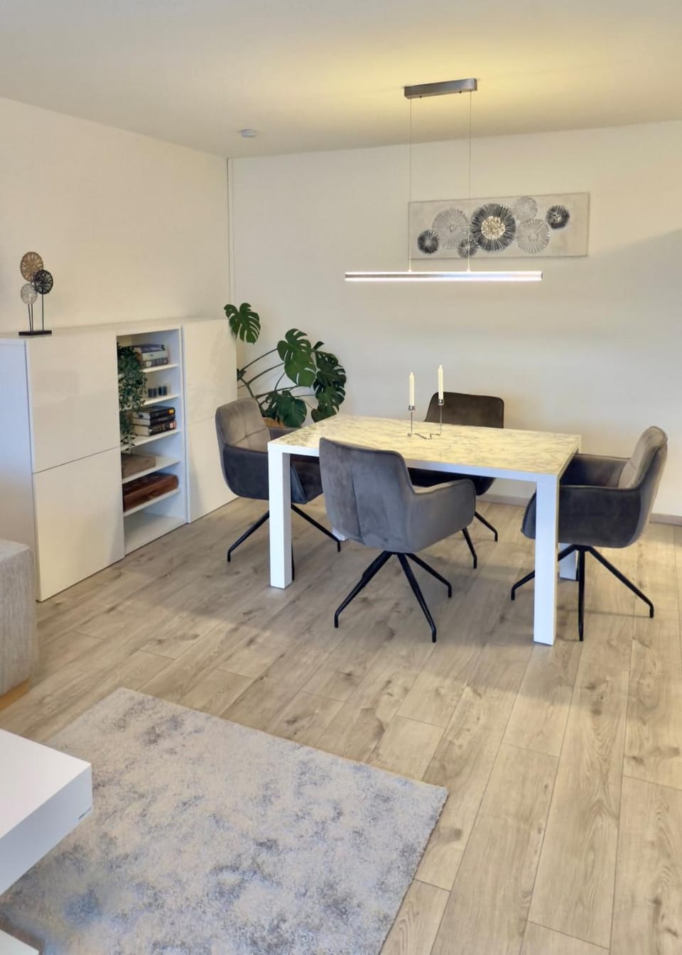 Living room, Dining area