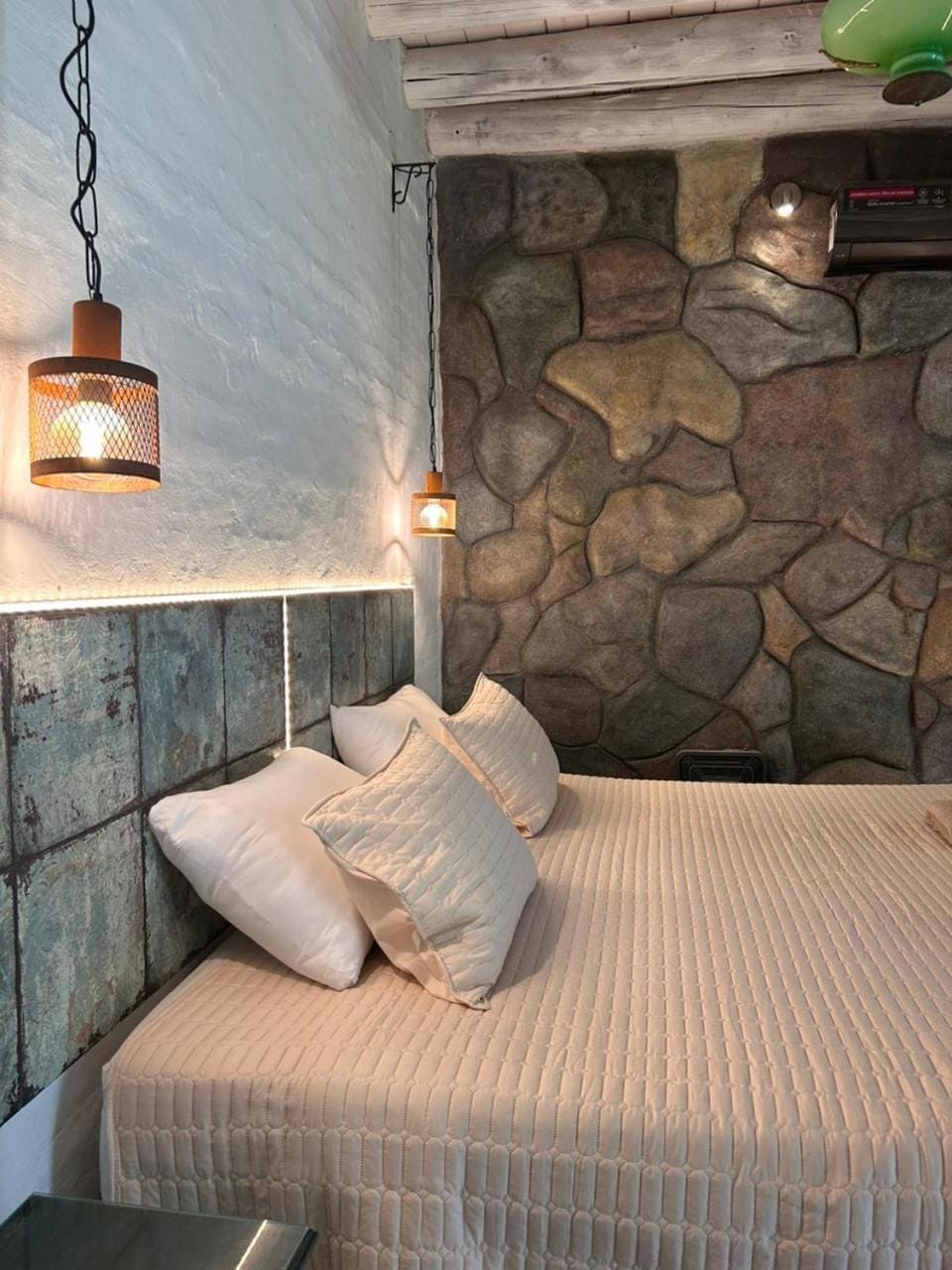 Bed, air conditioner