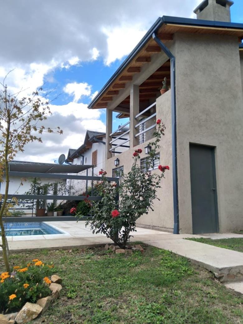 Property building, Garden view, Pool view, Swimming pool
