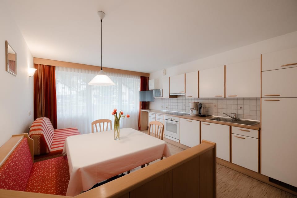 Kitchen or kitchenette, Living room, Photo of the whole room, Seating area