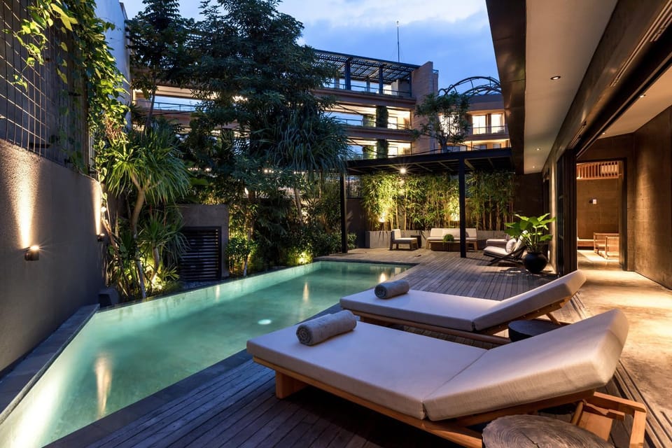 Garden view, Pool view, Swimming pool, sunbed