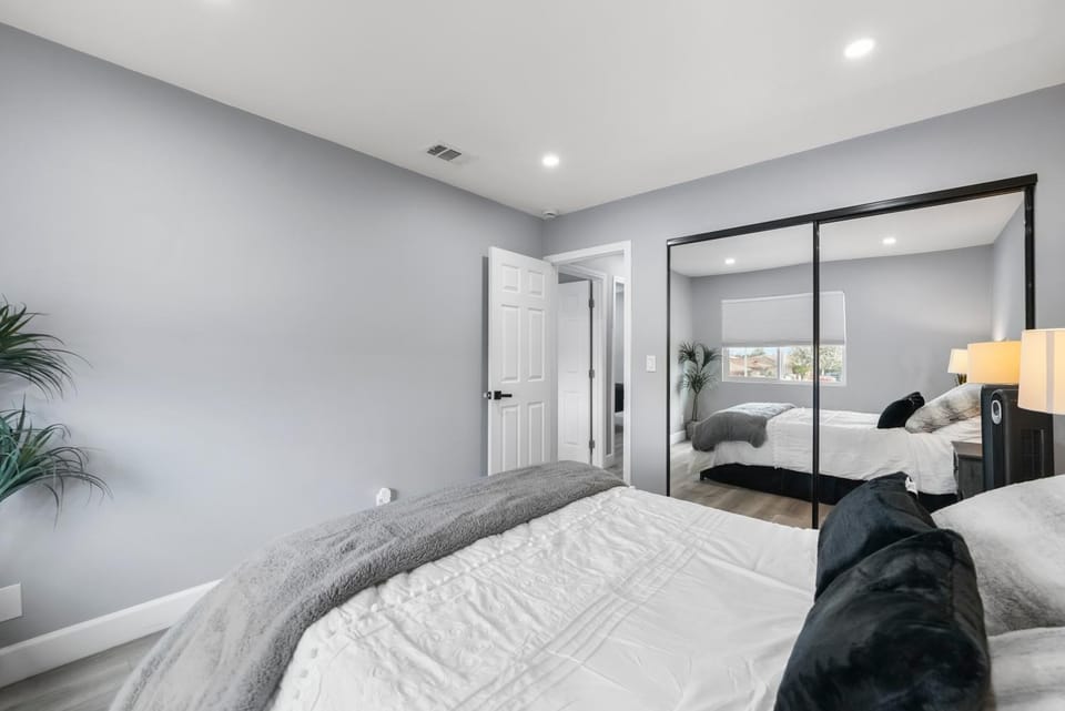 Spacious 4-bedroom Glendora Super House House in Glendora
