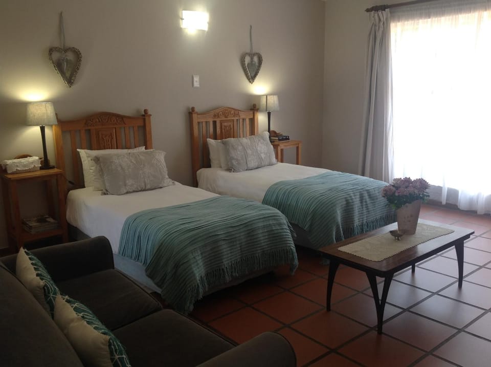 Chez Esme Guest House Bed and Breakfast in Roodepoort