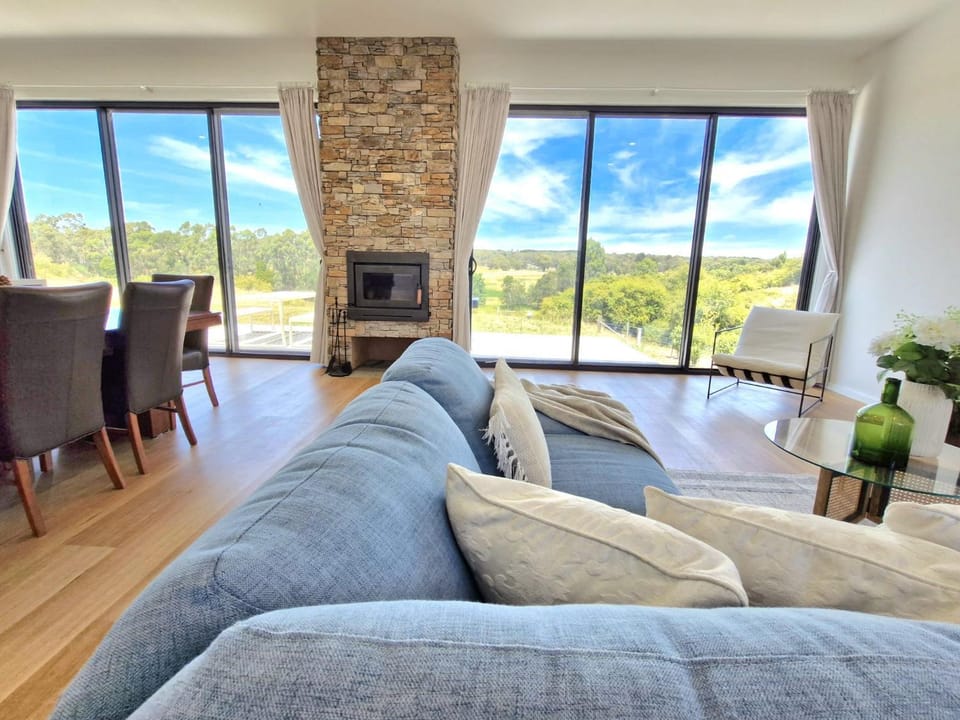 Hilltop Retreat Creswick House in Creswick