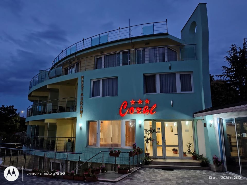 Property building, Facade/entrance