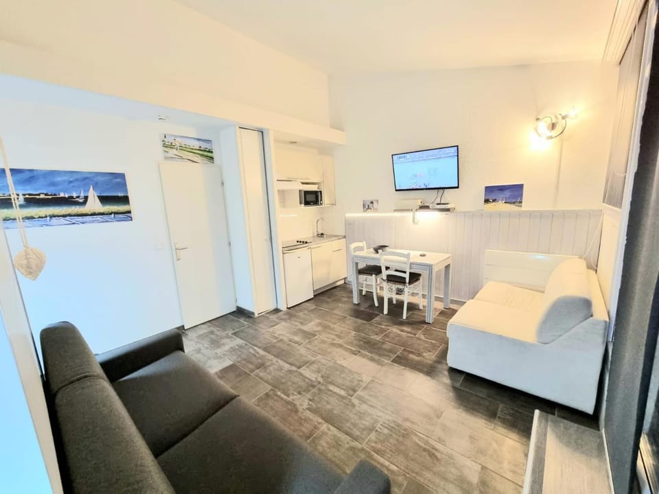 Appartement climatisé 91 Palais des Gouverneurs Jardin Piscine couverte et extérieure Sauna Hammam Fitness Apartment in Saint-Martin-de-Ré