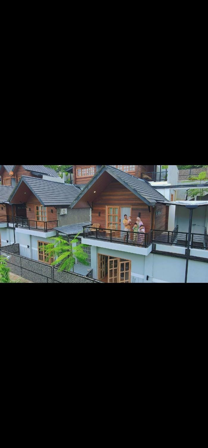 Property building, Restaurant/places to eat, Day