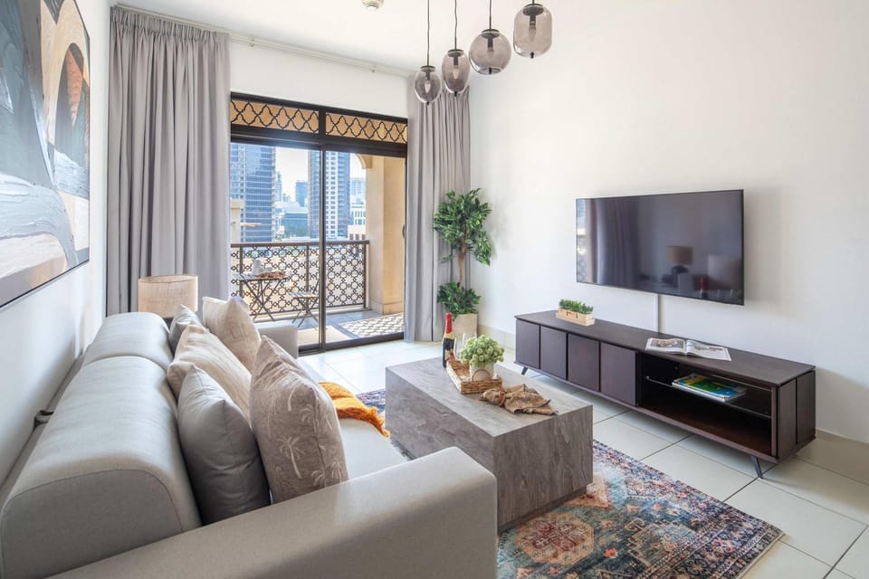 Frank Porter - Reehan 7 Apartment in Dubai