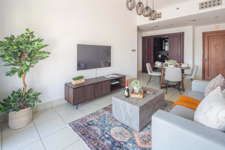 Frank Porter - Reehan 7 Apartment in Dubai