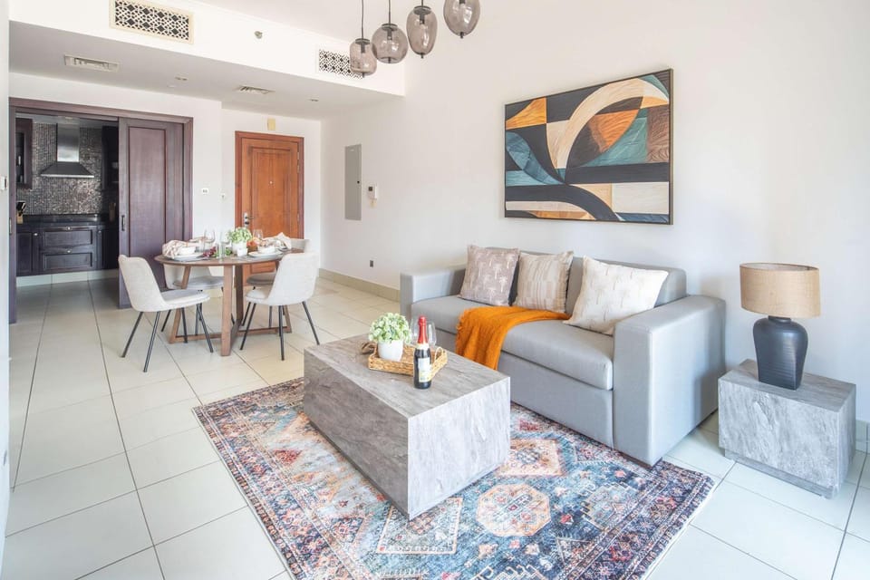 Frank Porter - Reehan 7 Apartment in Dubai
