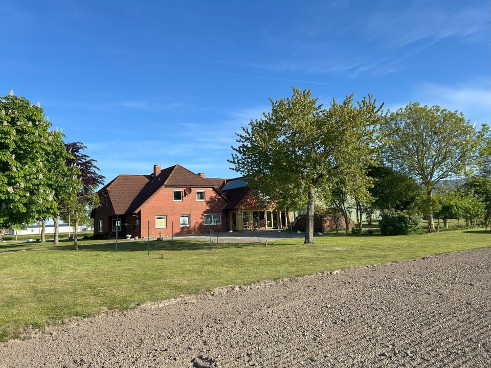 Property building, Spring, Day, Natural landscape, Garden, Garden view