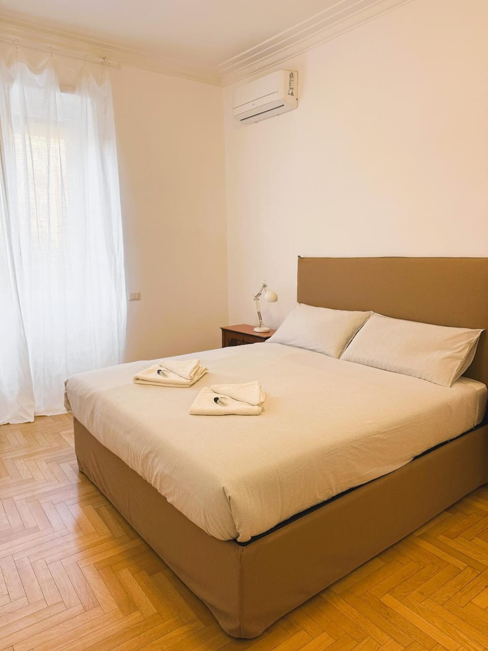 Bed, Photo of the whole room, Bedroom, towels, air conditioner
