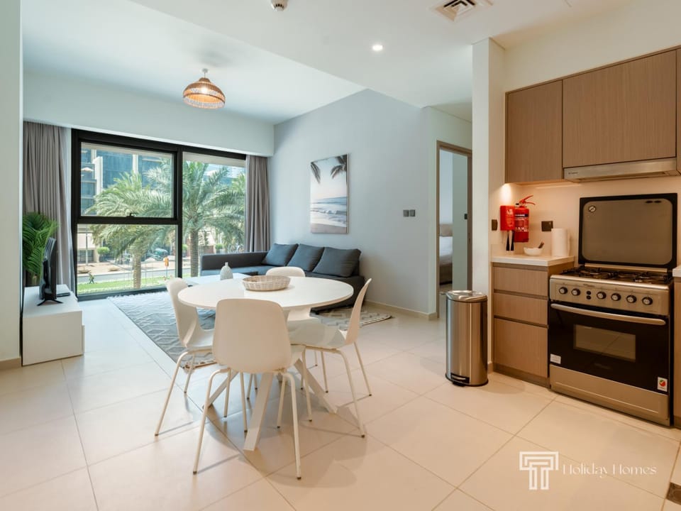 Kitchen or kitchenette, Living room, Seating area, oven, pet friendly, stove