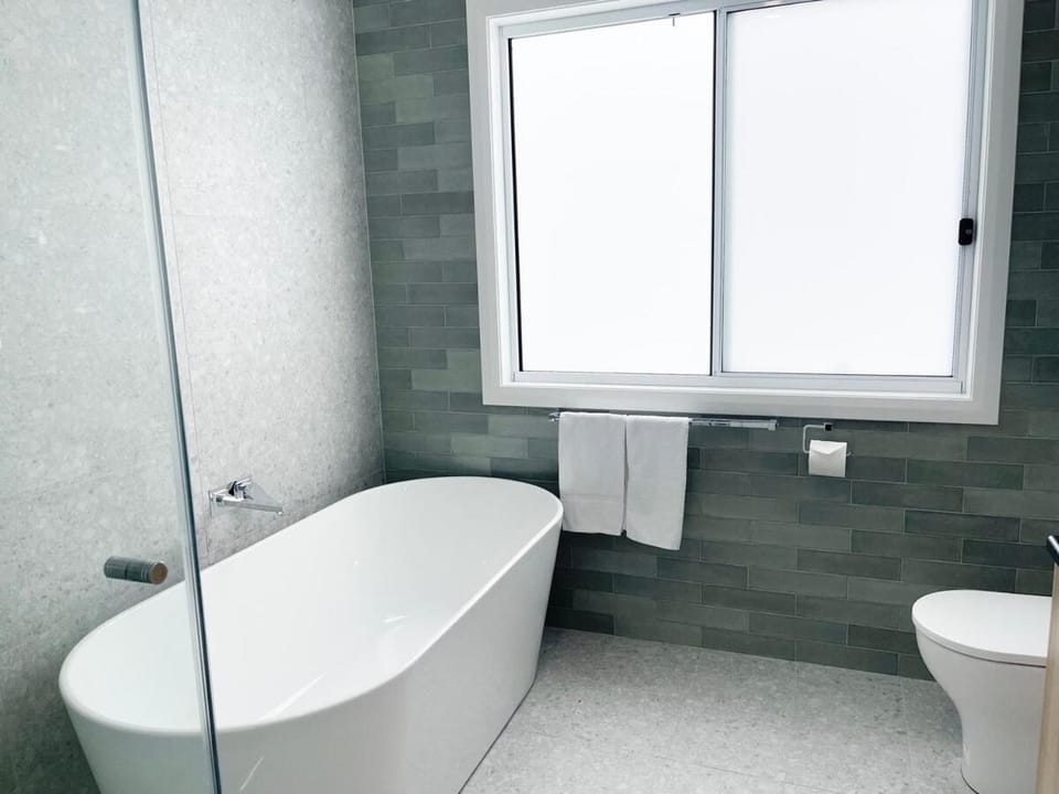 Toilet, Bathroom, Bath