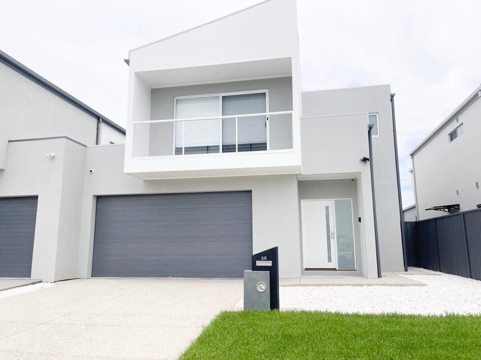 Property building, Day