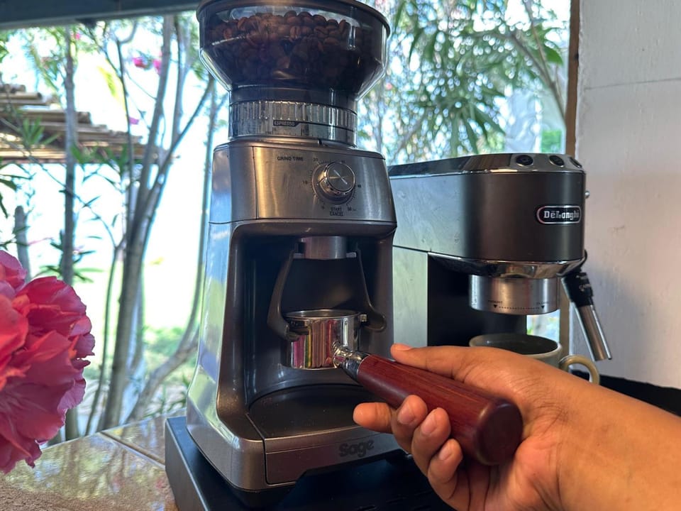 Coffee/tea facilities, Lounge or bar