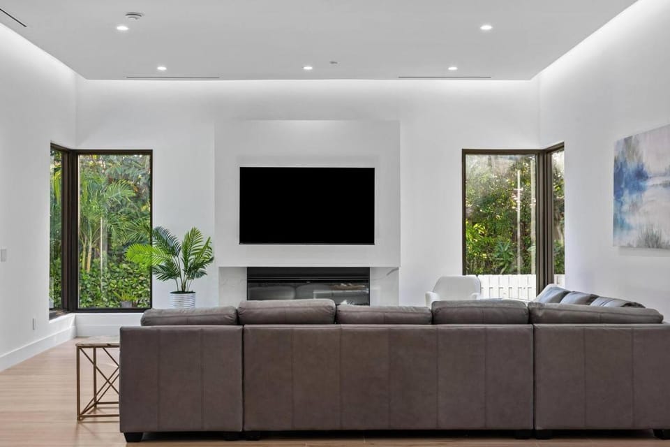 Luxury Pool 4BR Home w Rooftop Near Intracoastal House in Boynton Beach