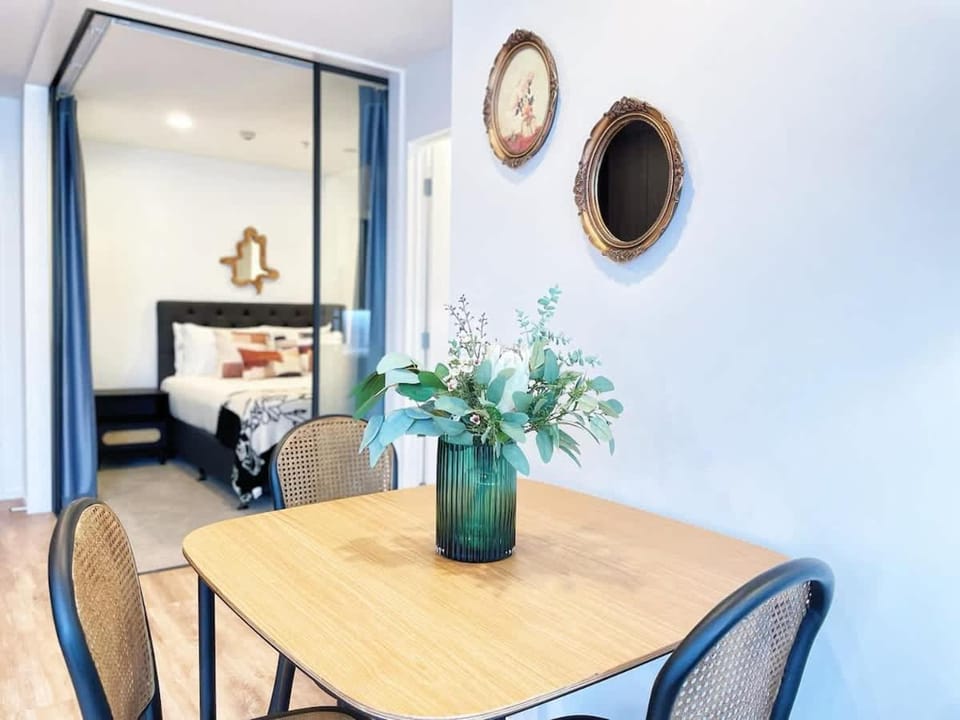 Luxury Design Parkside Living in CBD vs Aircon Apartment in Auckland
