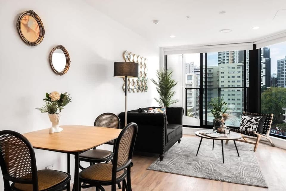 Luxury Design Parkside Living in CBD vs Aircon Apartment in Auckland