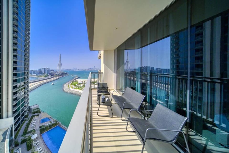 Luxury 2 Bed with Bluewater Views & Infinity Pool Apartment in Dubai