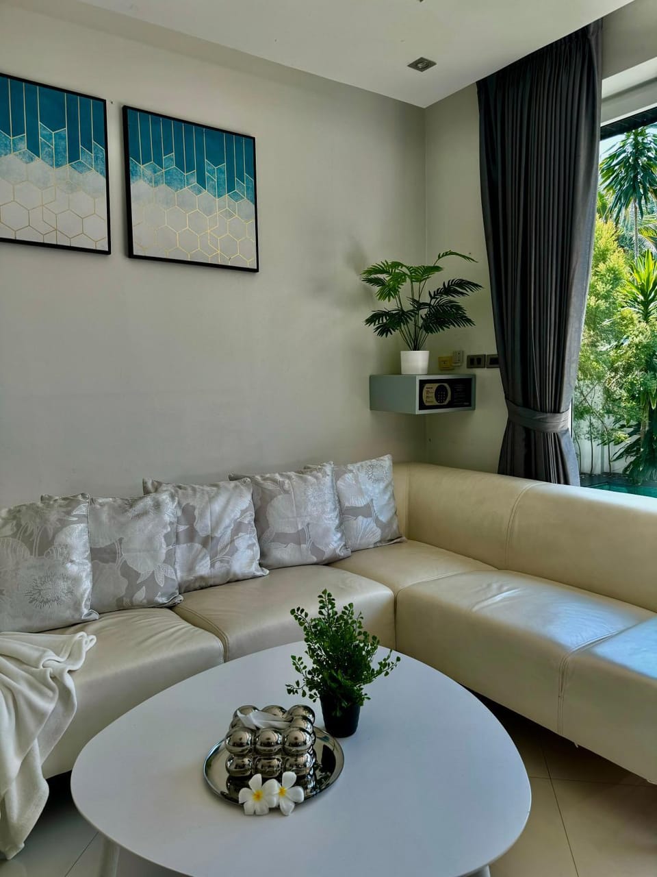 Living room, Seating area
