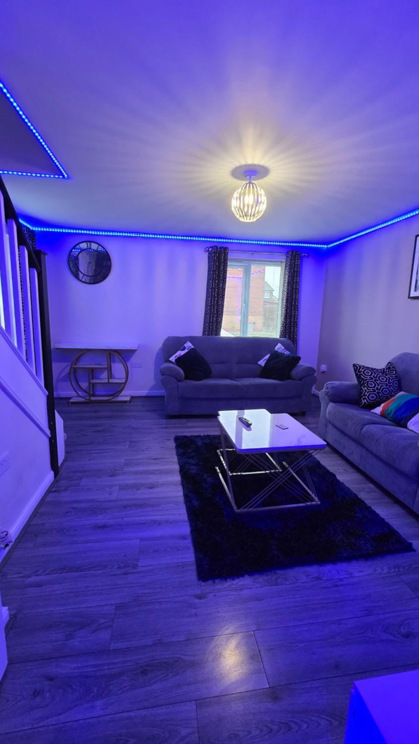 Entire 3 bedroom luxurious house, Wigan , Manchester House in Wigan