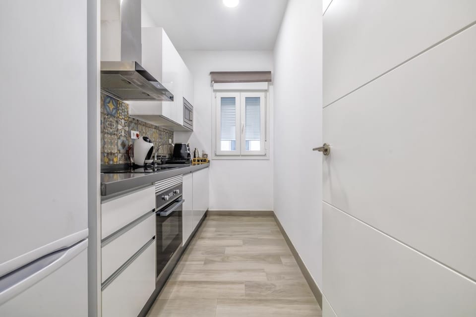 Coffee/tea facilities, Kitchen or kitchenette, dishwasher, microwave, oven, stove, toaster