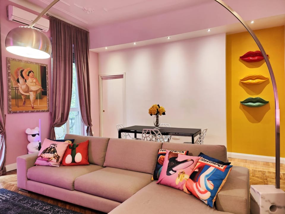 Communal lounge/ TV room, Living room, Seating area, air conditioner