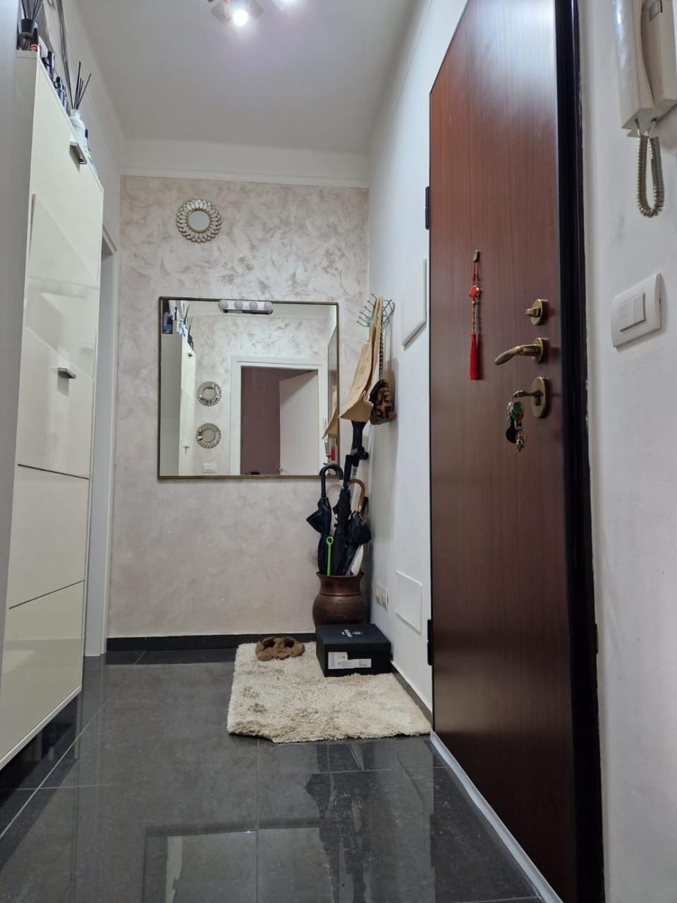 Black&White Apartment in Sanremo
