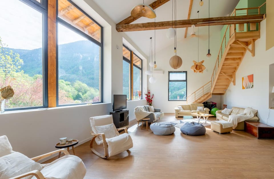 View (from property/room), Living room, Mountain view
