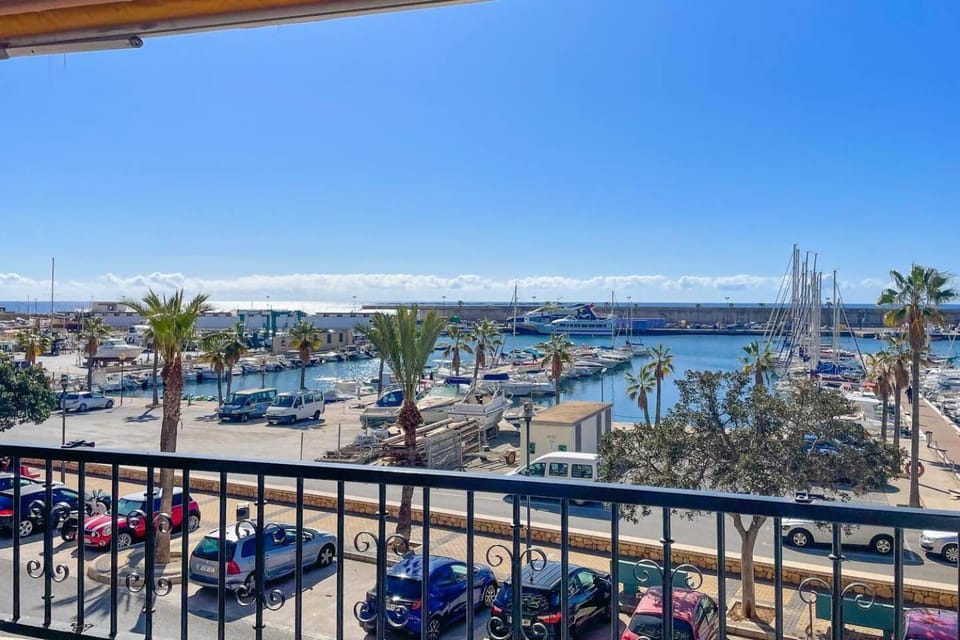 Apartamento con Vistas al Mar frente al Puerto Apartment in Villajoyosa