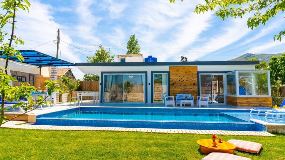 Property building, Patio, Garden, Other, Pool view, Swimming pool