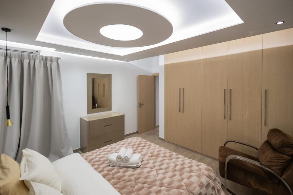 Bedroom, wardrobe