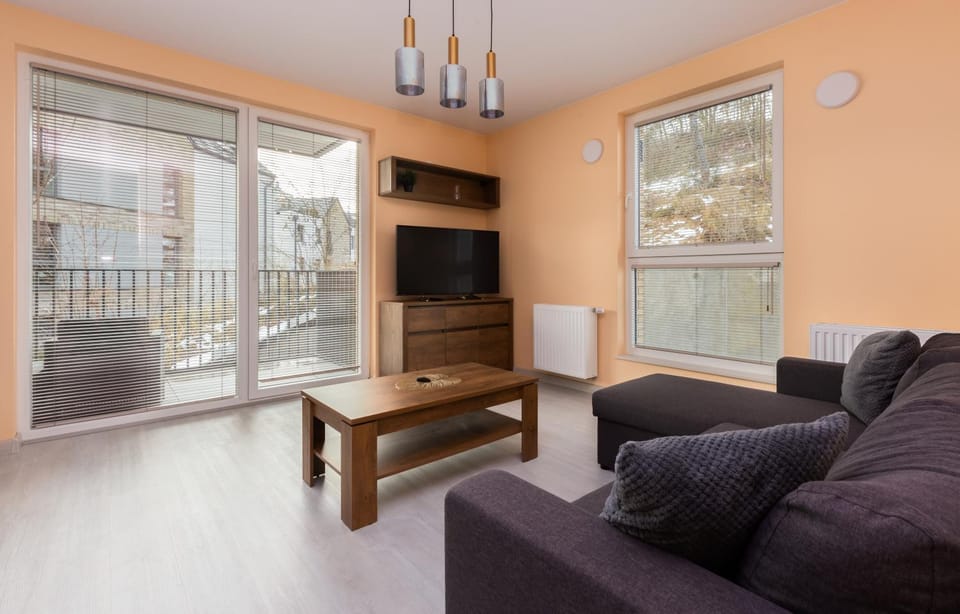 Communal lounge/ TV room, TV and multimedia, Living room, Seating area, Evening entertainment