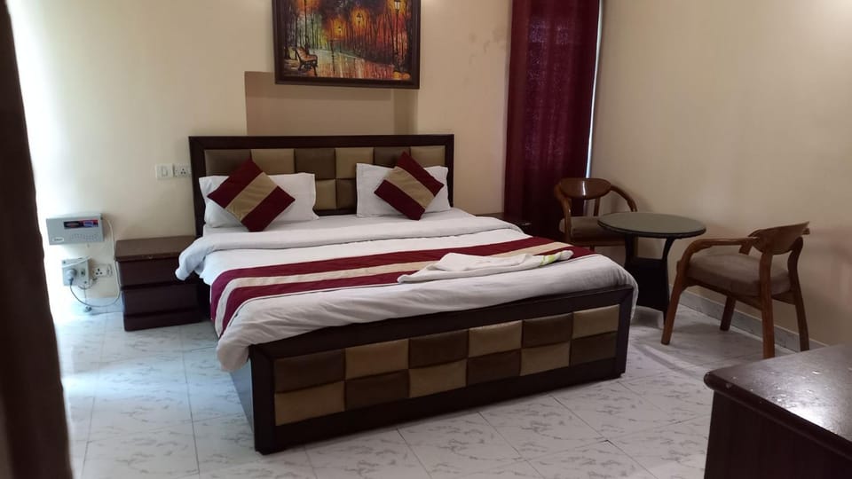 Bed, Decorative detail, Bedroom