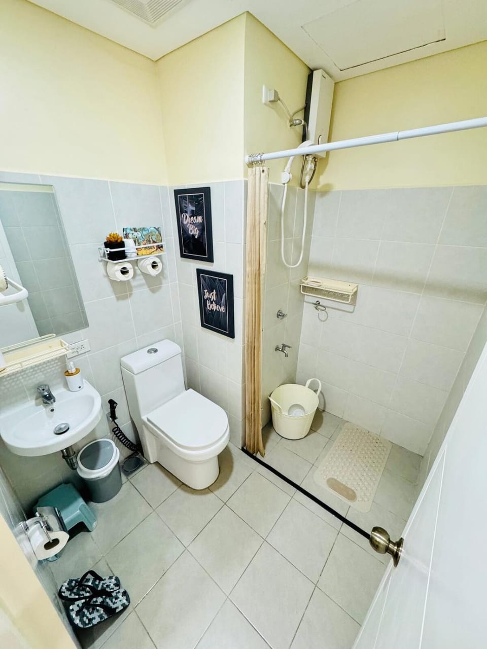 Northwoods Place Condo, Fast Wifi, 2 Beds- Mandaue Apartment in Cebu City
