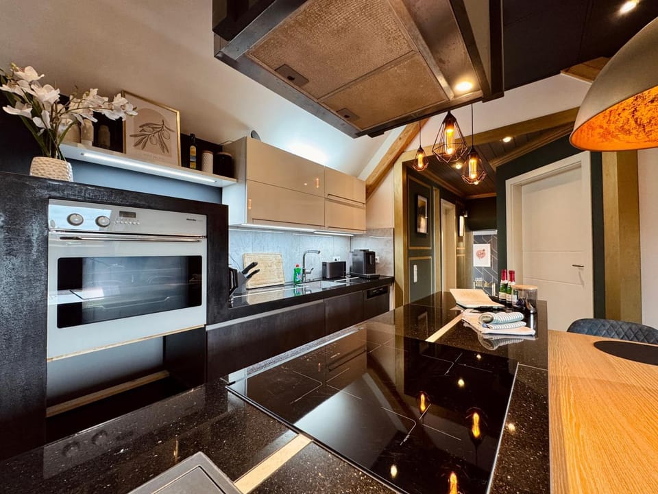 Kitchen or kitchenette, Living room