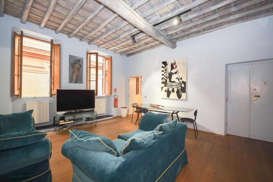 Communal lounge/ TV room, TV and multimedia, Living room, Seating area, Evening entertainment