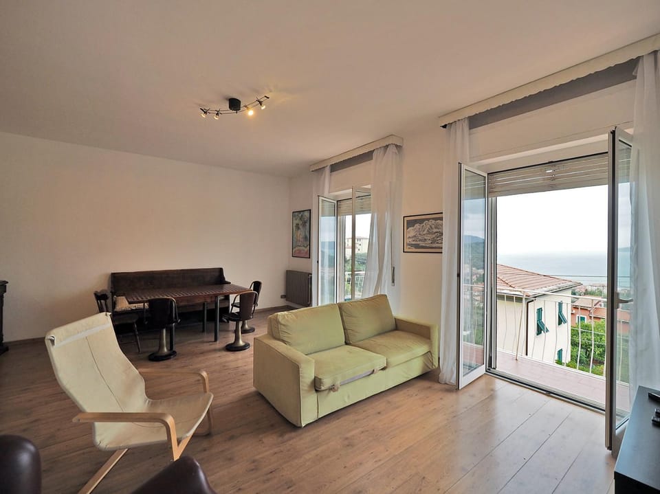 View (from property/room), Balcony/Terrace, Living room, Seating area, Dining area