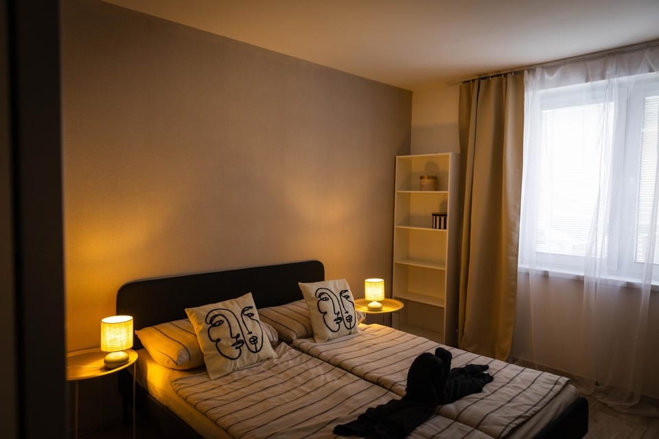 Bedroom, Family
