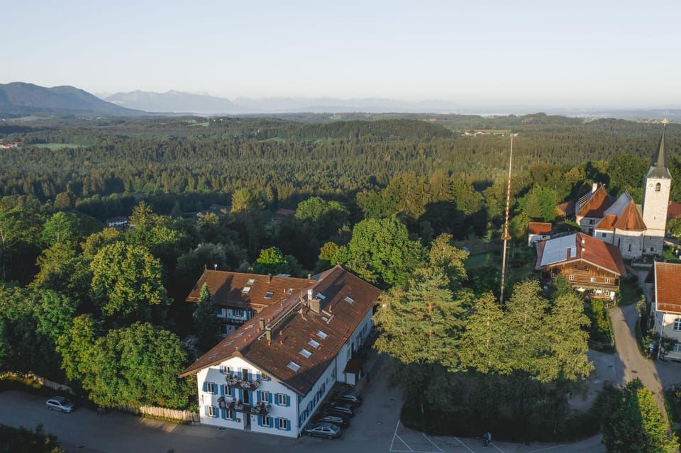 Property building, Neighbourhood, Natural landscape, Bird's eye view, Mountain view