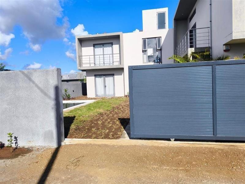 Contemporary villa with pool Villa in Rivière du Rempart District, Mauritius