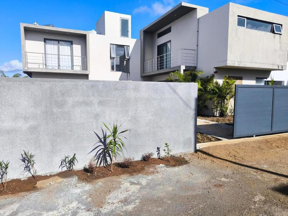 Contemporary villa with pool Villa in Rivière du Rempart District, Mauritius