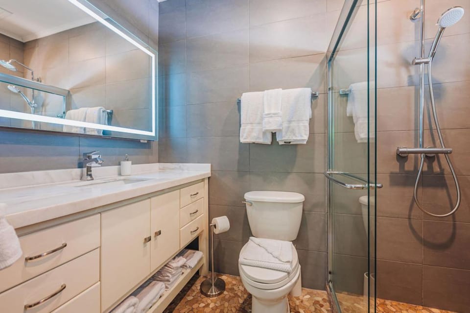Shower, Toilet, Bathroom