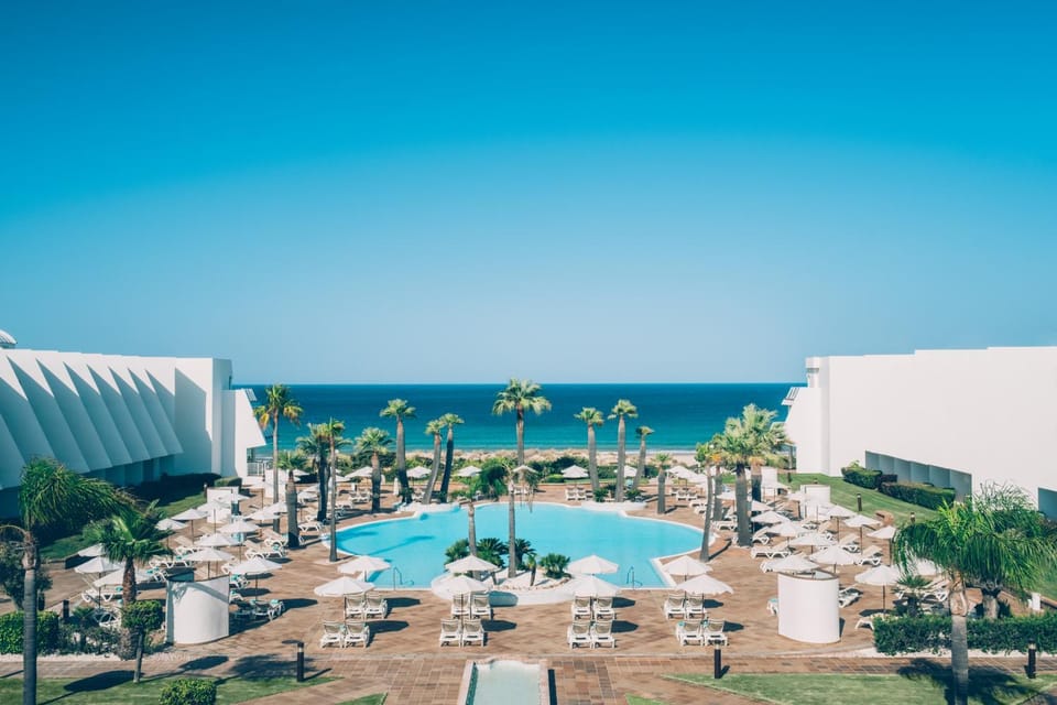 Pool view, Sea view