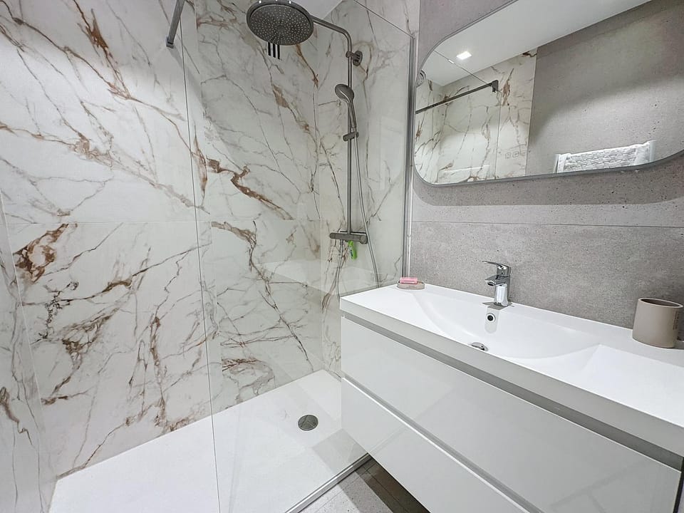 39m2 Croisette, terrasse, vue mer, garage Apartment in Cannes