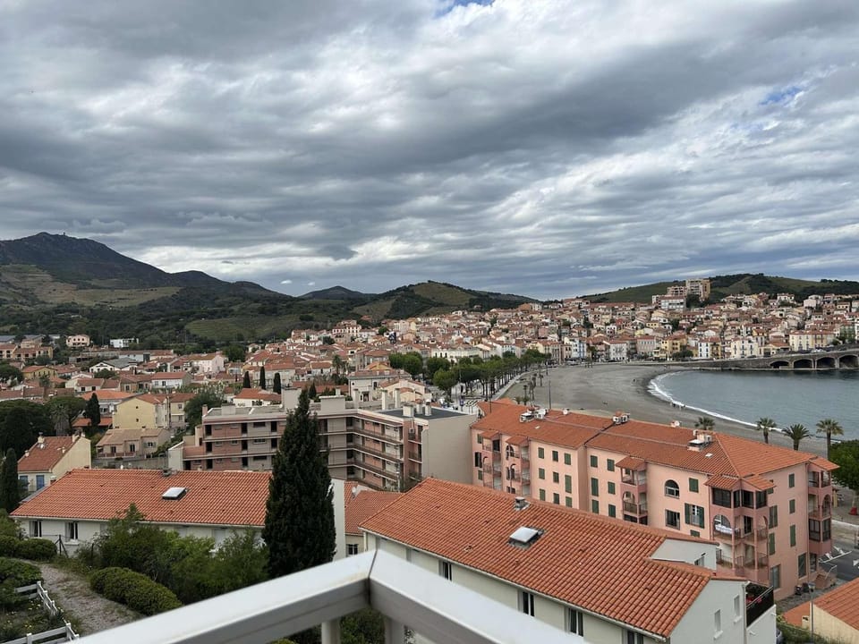 City view, Sea view