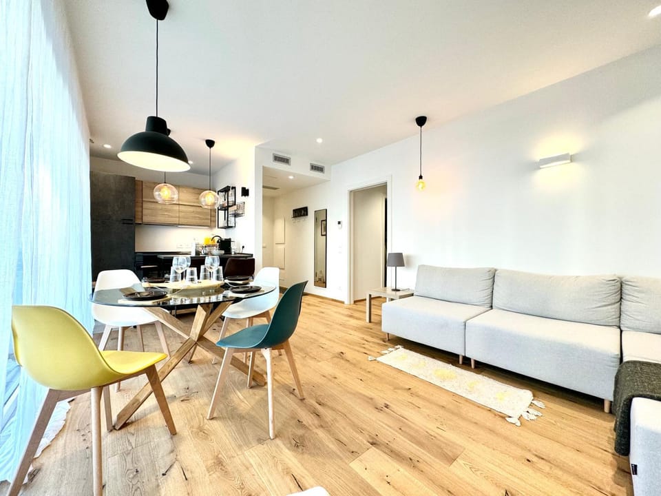 TV and multimedia, Kitchen or kitchenette, Living room, Dining area
